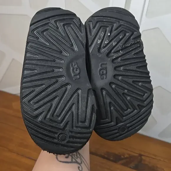 UGG Black Neumell 2 Chukka Ankle Boots Girls SZ Baby 6c Winter Snow Fur Lined - Picture 5 of 5